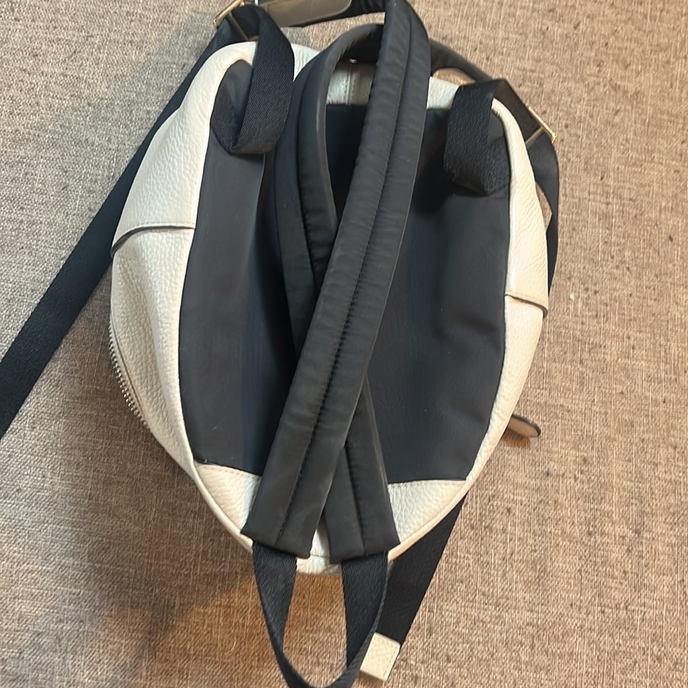 Coach mini Bookbag - Picture 2 of 3